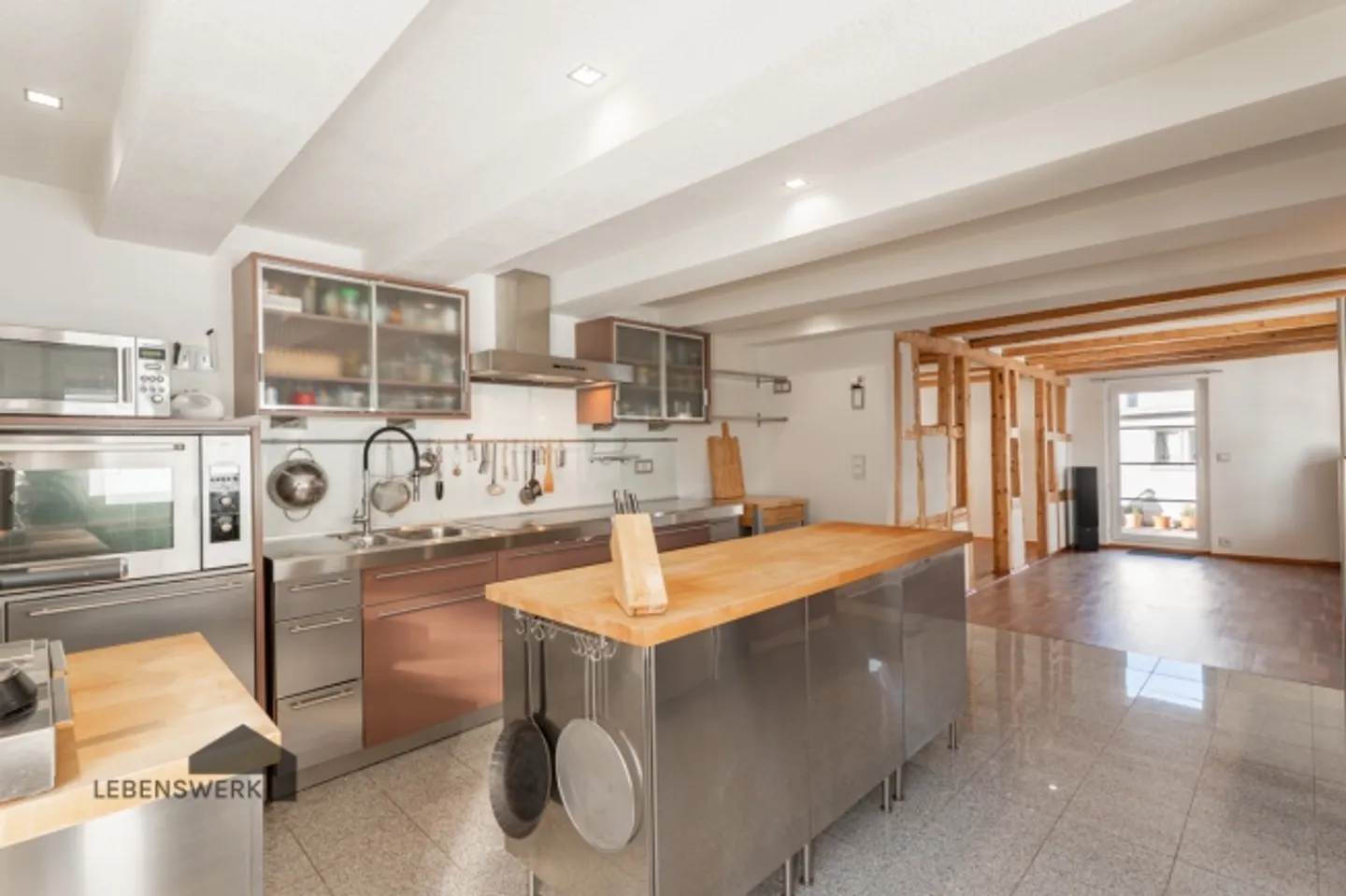 La storia incontra la modernità: casa a travi con vista sul lago, Scherzingen TG - Foto 4 di 10