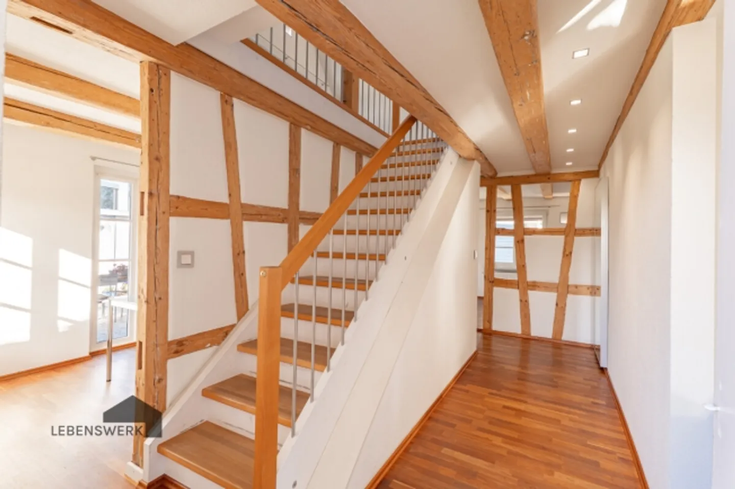 La storia incontra la modernità: casa a travi con vista sul lago, Scherzingen TG - Foto 9 di 10