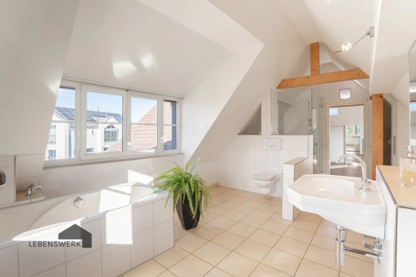 La storia incontra la modernità: casa a travi con vista sul lago, Scherzingen TG - Foto 10 di 10