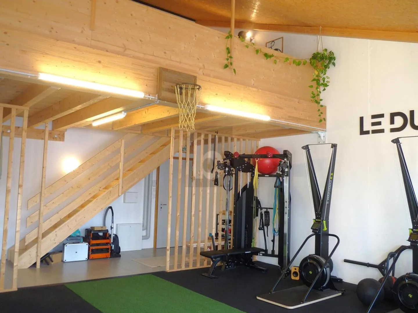 MODERNER HELLER RAUM + MEZZANINE! - Foto 4 von 6