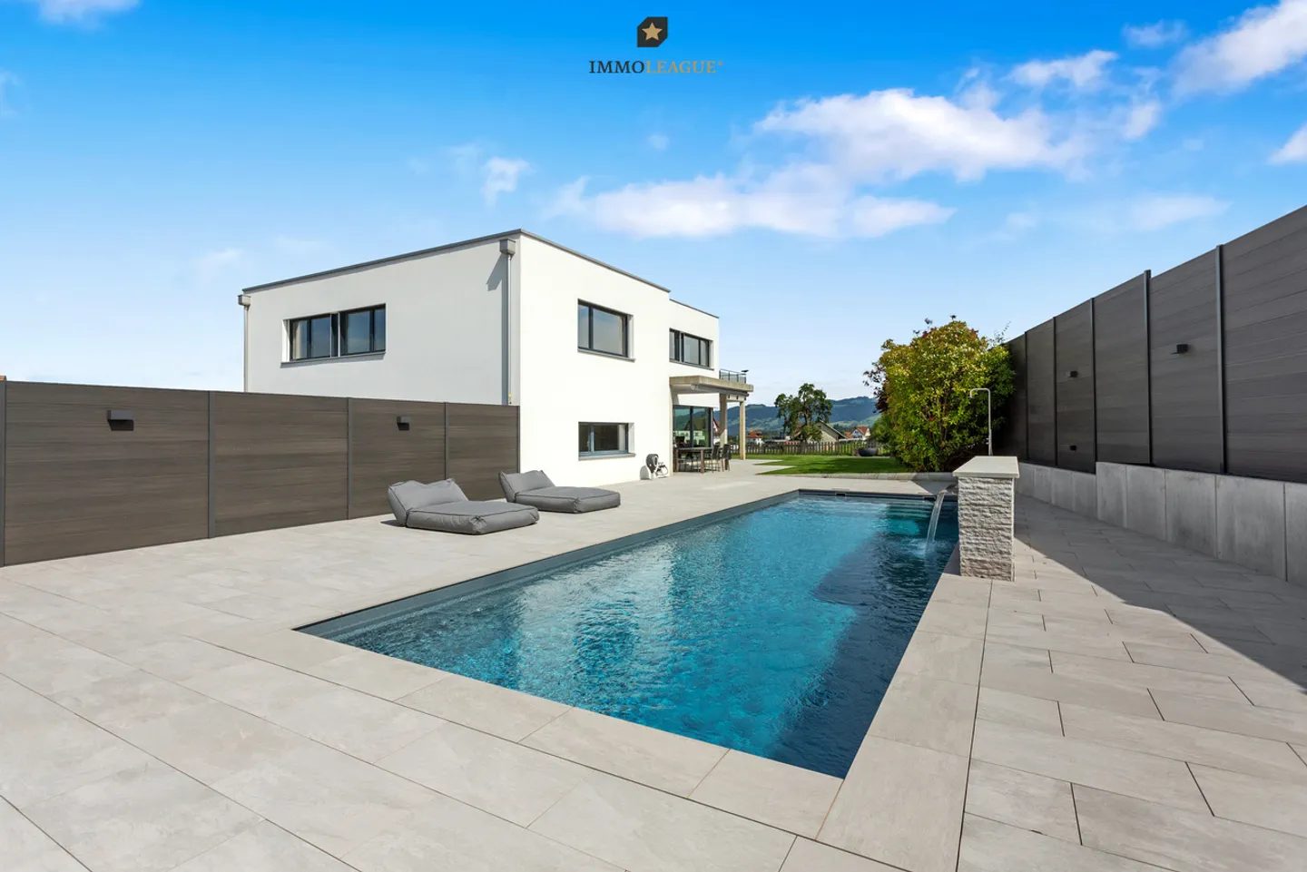 Luxury meets exclusive design. - Photo 4 of 9