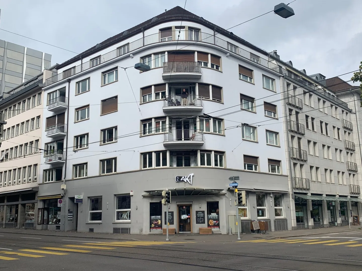 Appartement spacieux de 5 pièces dans un emplacement central à Zurich - Photo 1 sur 16