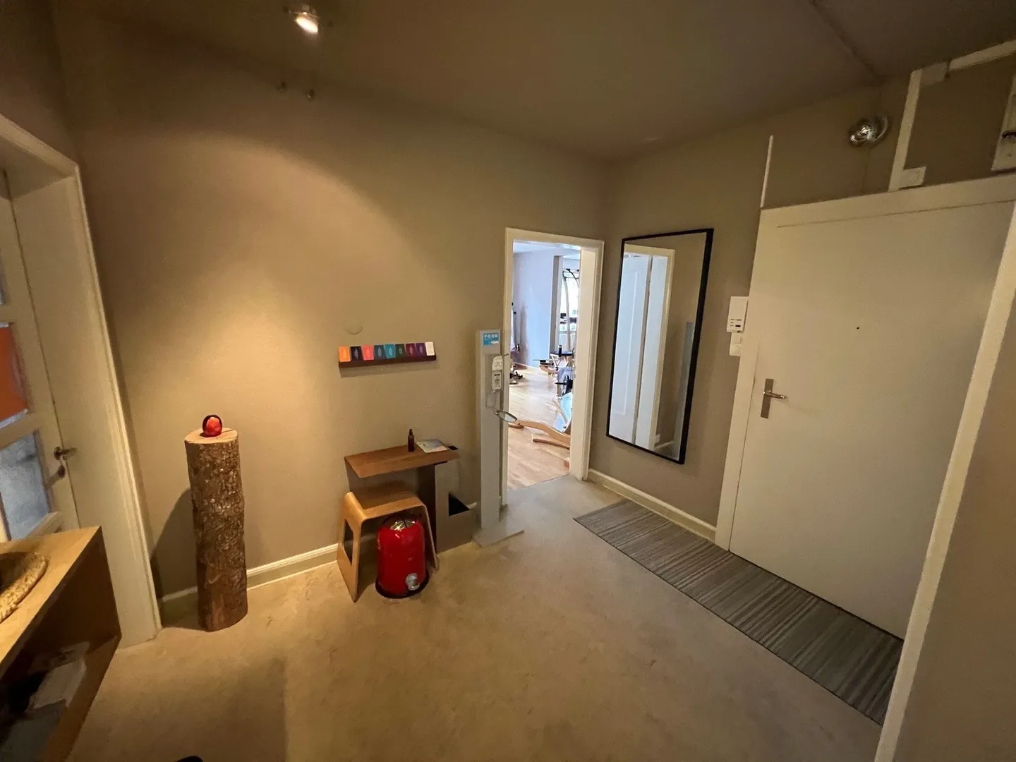 Appartement spacieux de 5 pièces dans un emplacement central à Zurich - Photo 3 sur 16