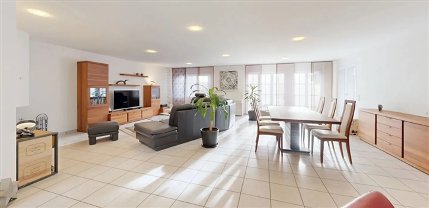 Casa bifamiliare adatta alle famiglie con 5,5 stanze, camino e sauna - Foto 2 di 20