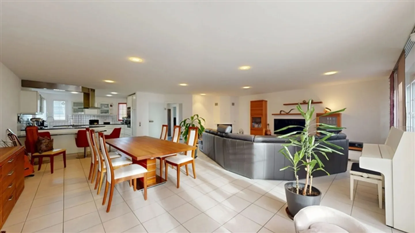 Casa bifamiliare adatta alle famiglie con 5,5 stanze, camino e sauna - Foto 3 di 20