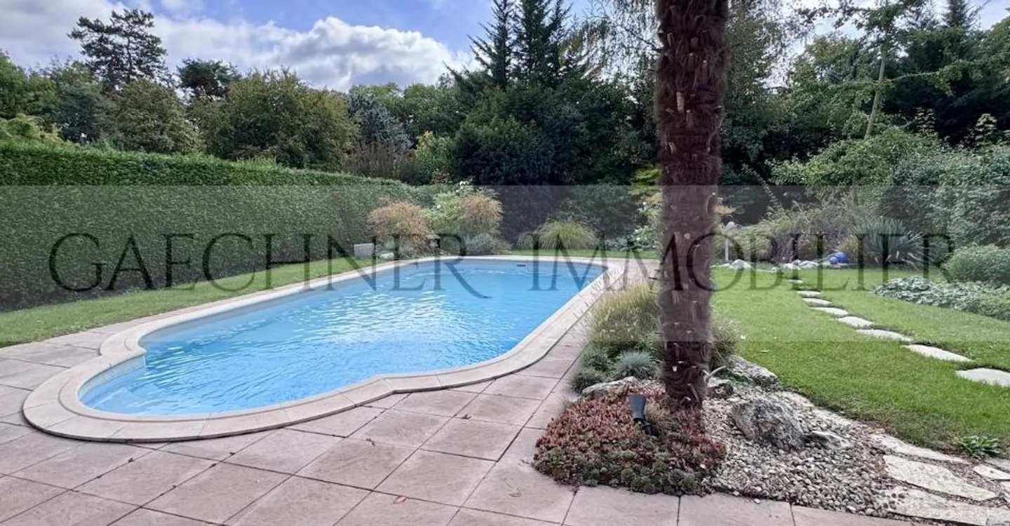 Villa familiale avec piscine - Photo 1 sur 1