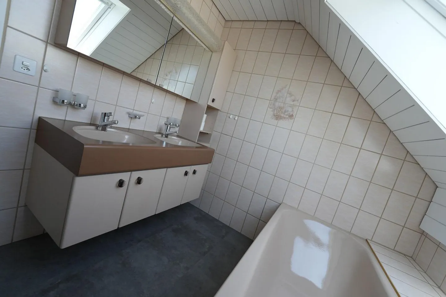 Rural 6.5-room single-family house at 170 m² - Photo 5 of 13