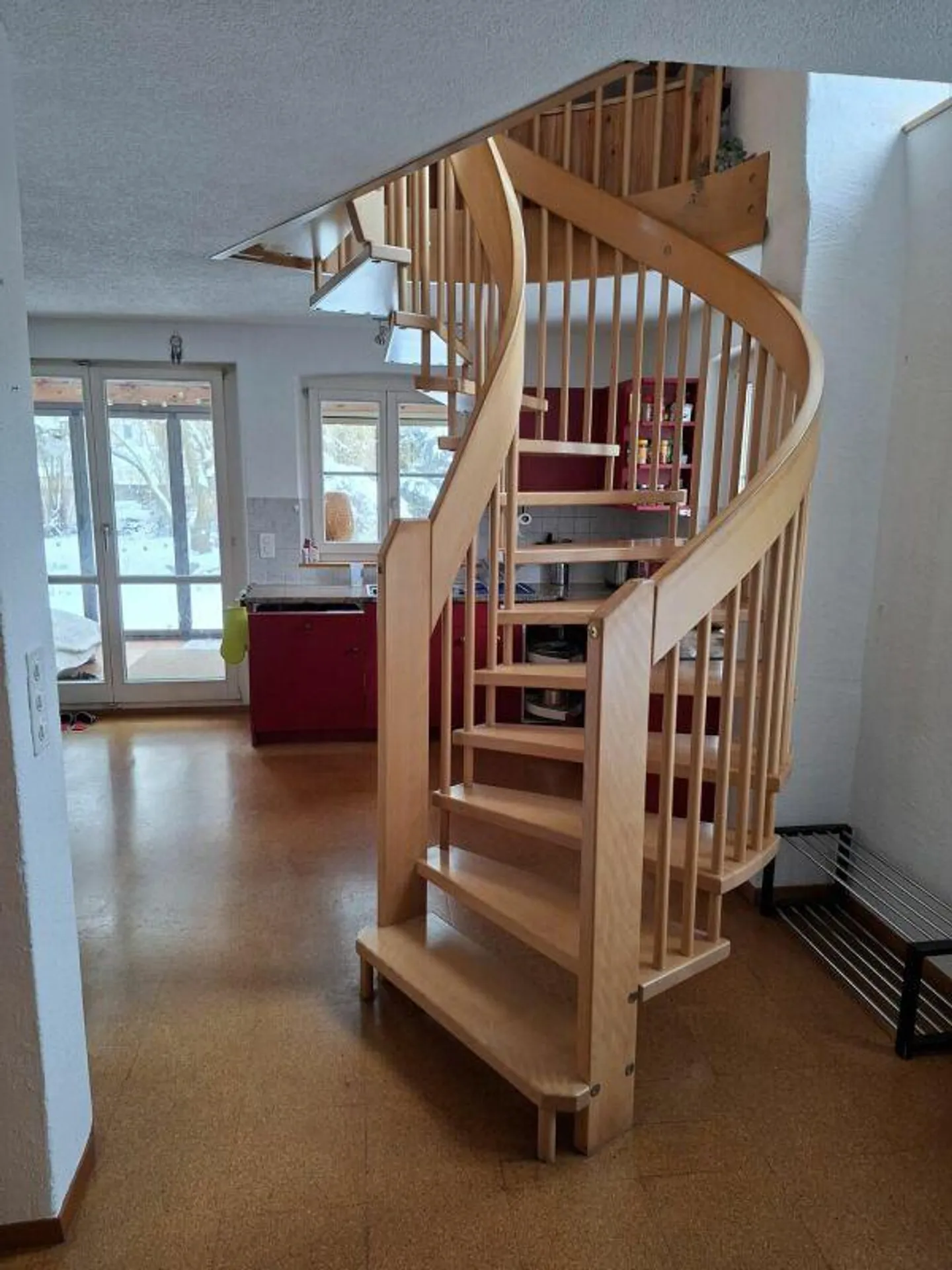 Casa unifamiliare accogliente con grande giardino - Foto 4 di 18