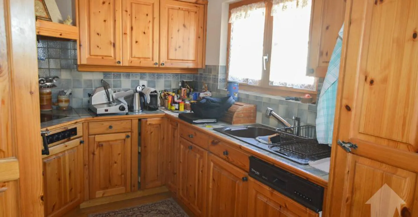 Charming Duplex in Central Location - Photo 6 of 12