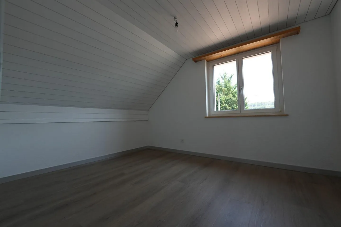 Rural 6.5-room single-family house at 170 m² - Photo 10 of 13