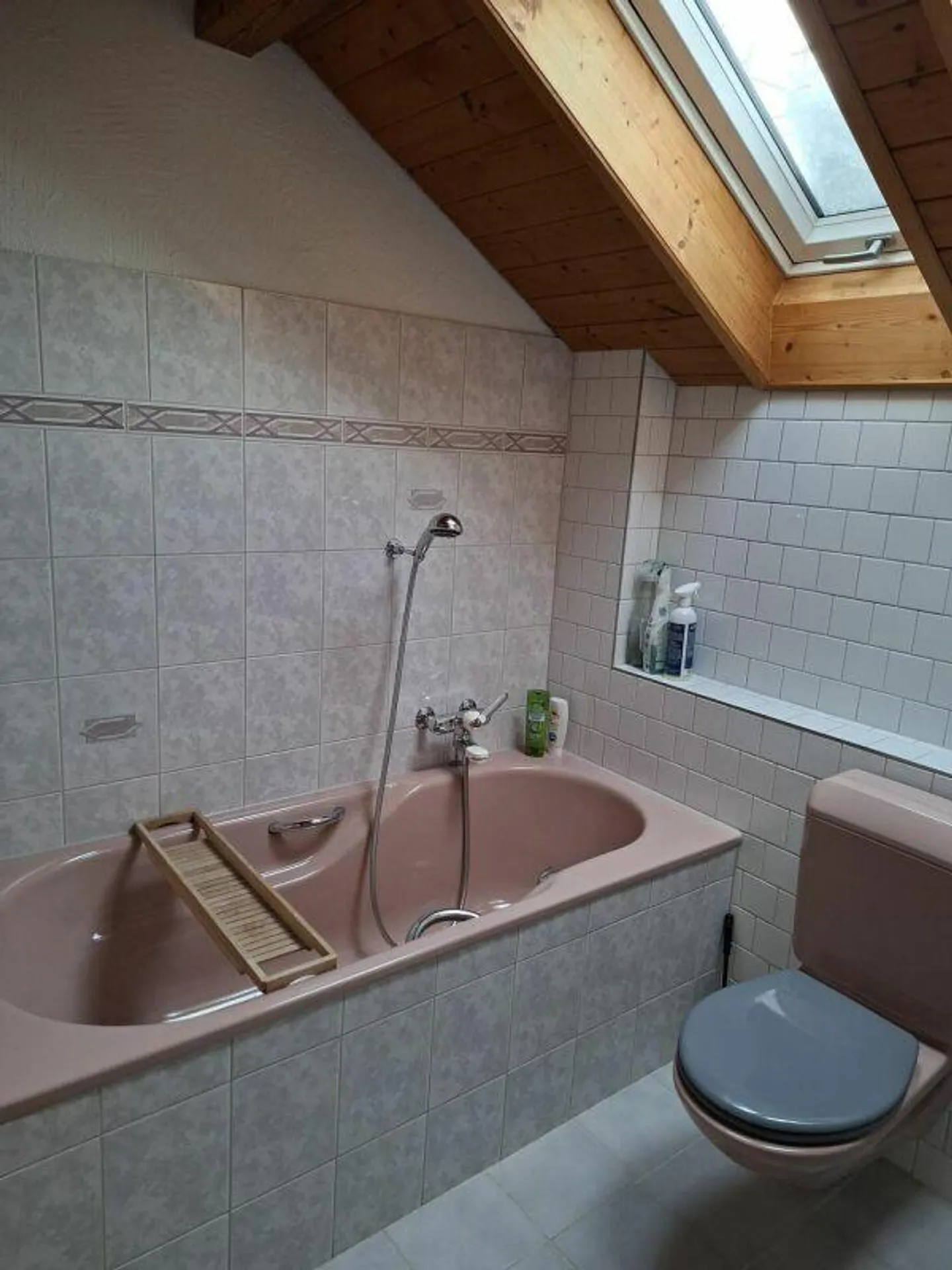 Casa unifamiliare accogliente con grande giardino - Foto 14 di 18