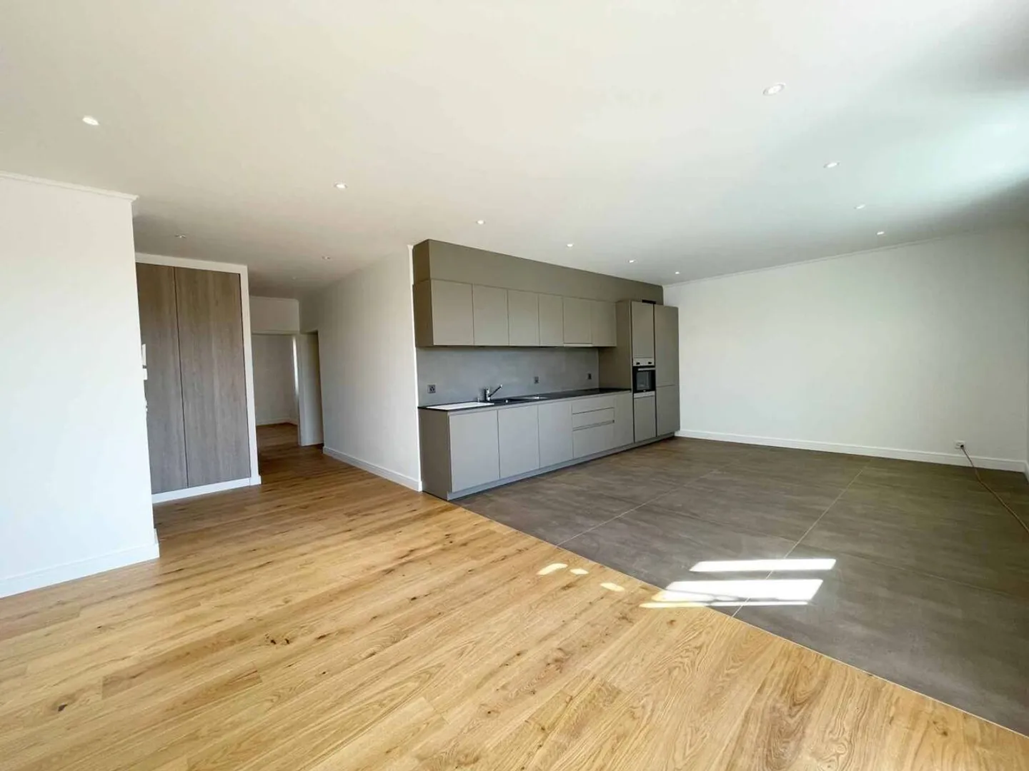 Sublime appartamento di 4.5 stanze a Essertines-sur-Rolle - Foto 1 di 6