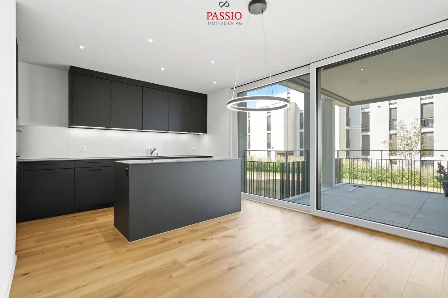 Appartement au rez-de-chaussée presque neuf avec balcon et accès à l'espace vert - Photo 8 sur 28