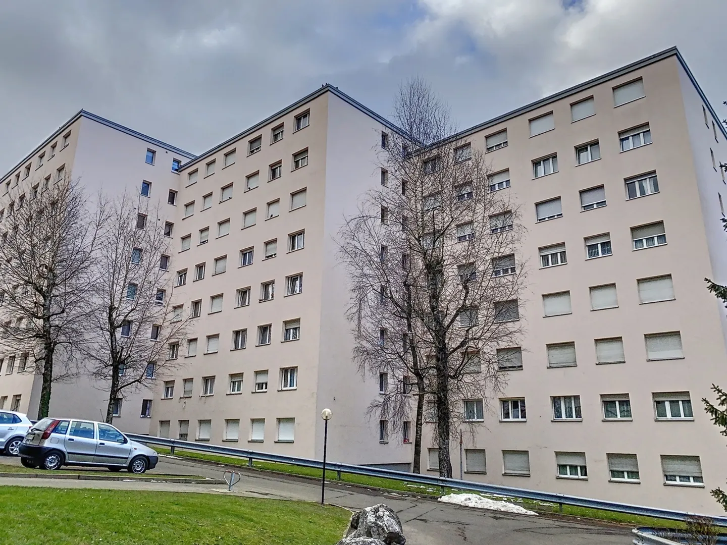 Schöne 4-Zimmer-Wohnung mit atemberaubendem, freiem Blick - Foto 3 von 15