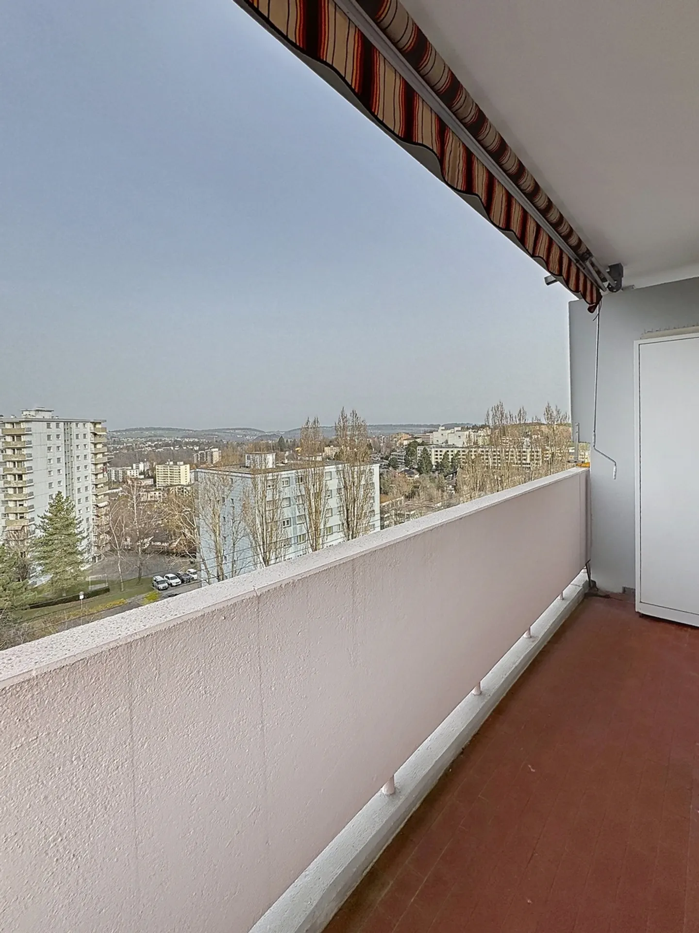 Schöne 4-Zimmer-Wohnung mit atemberaubendem, freiem Blick - Foto 13 von 15