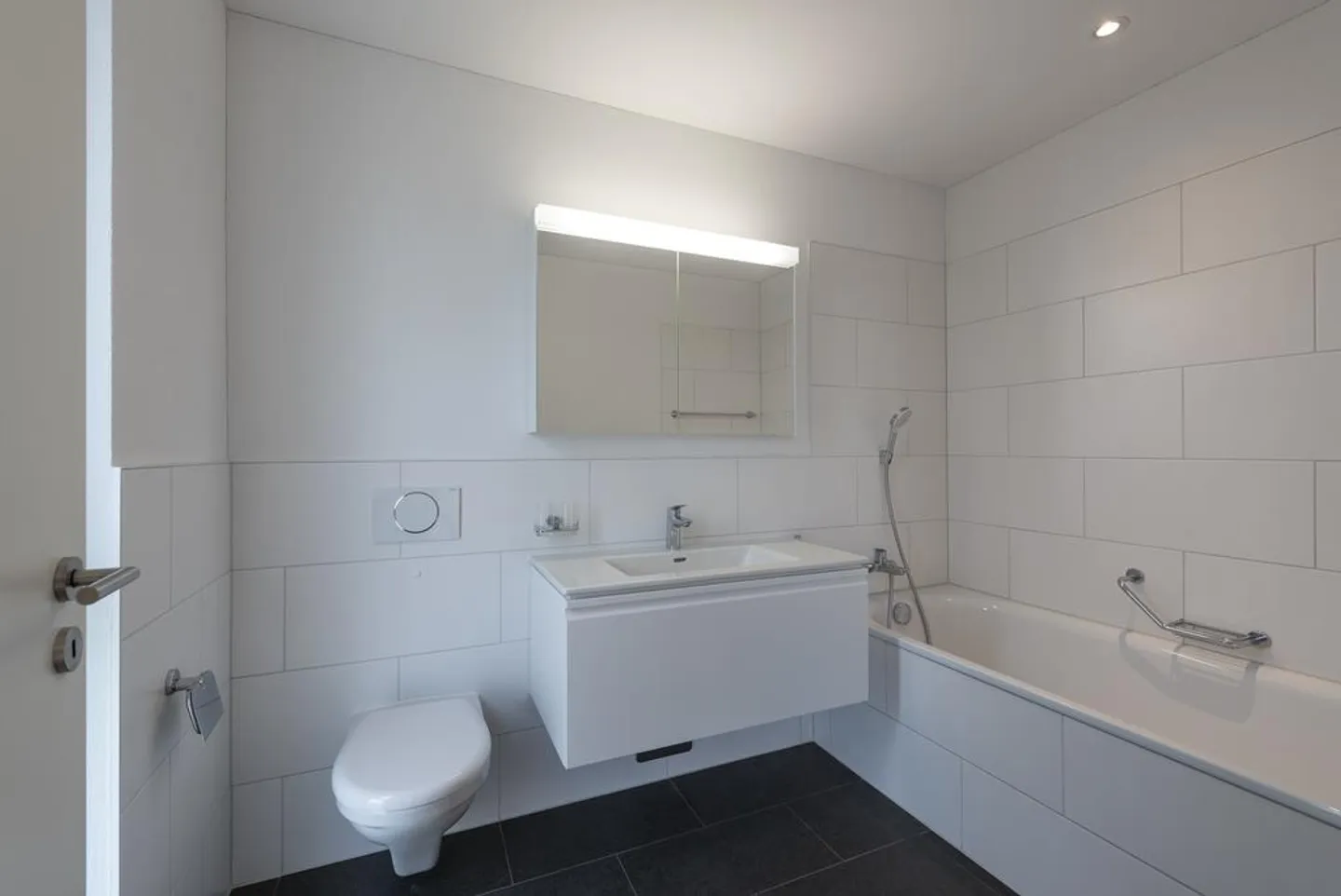 Urban Living! Top Modern 2.5-Room Apartment - Photo 5 of 6