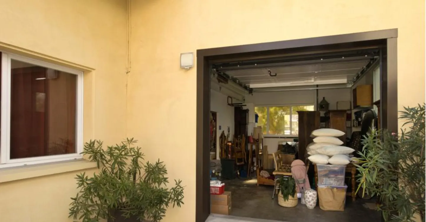 Detached house in Nyon with large workshop/storage, close to the city center - Photo 13 of 19
