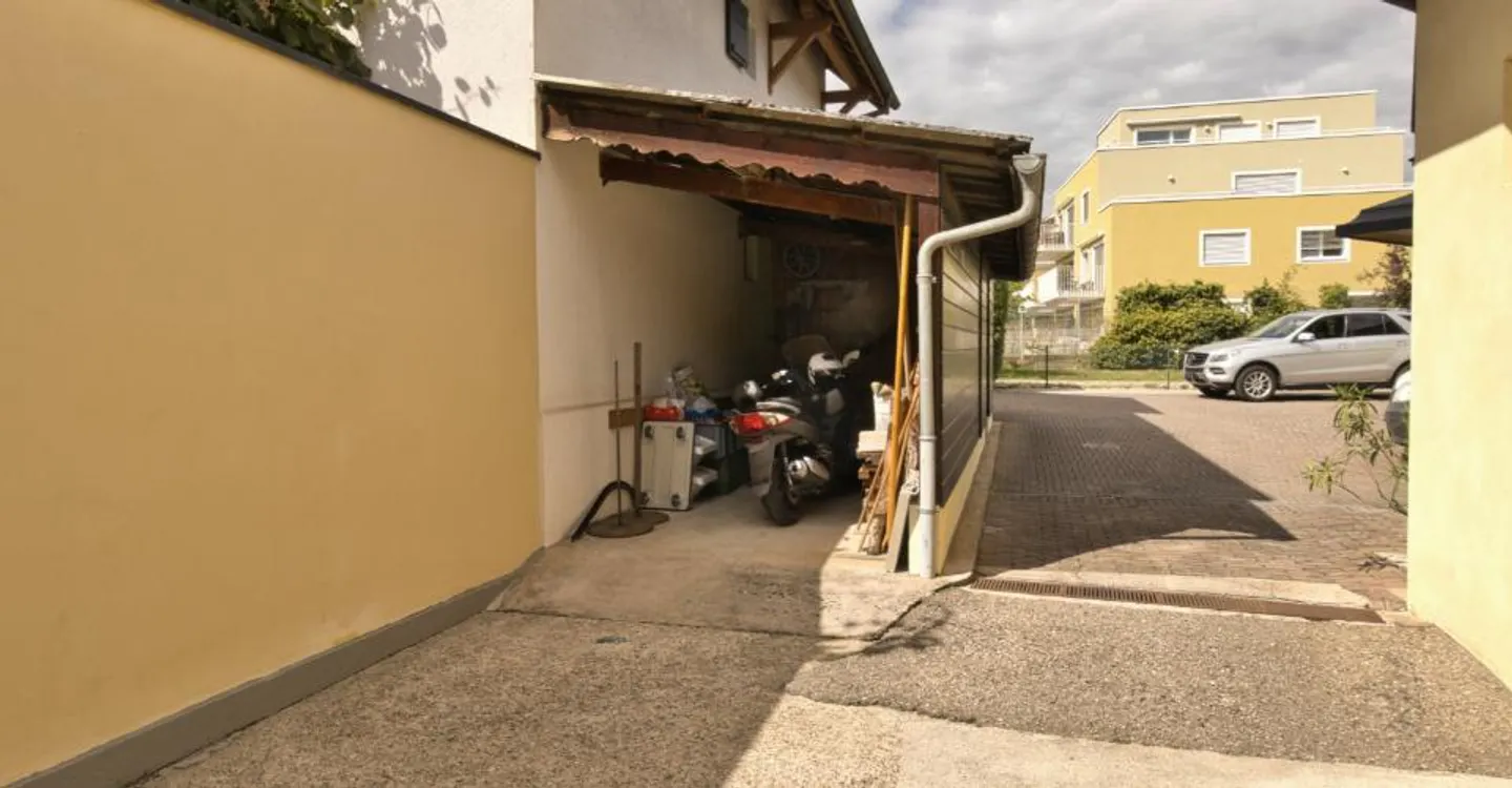 Detached house in Nyon with large workshop/storage, close to the city center - Photo 19 of 19