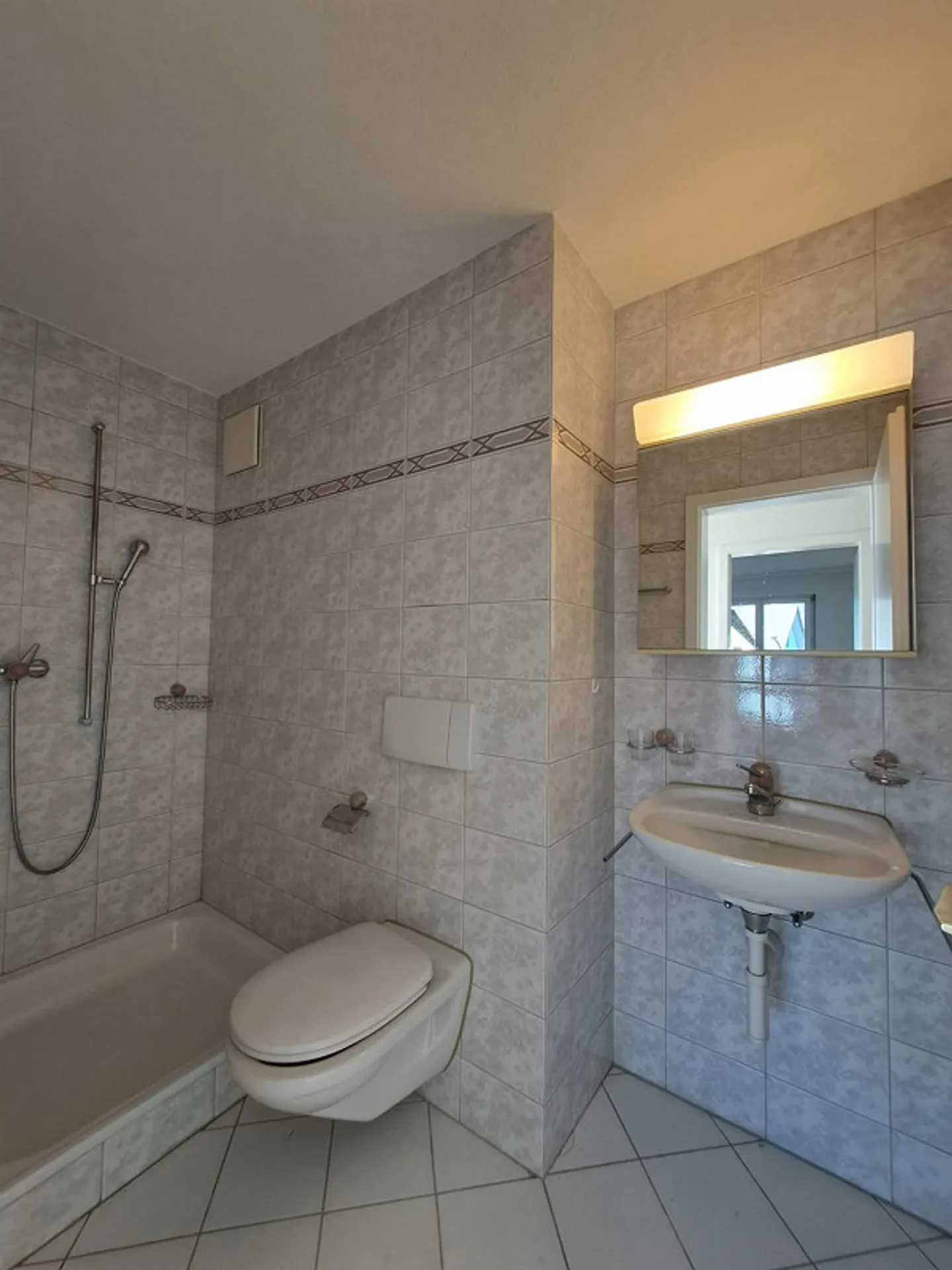 Spacious 4.5-room apartment with 2 balconies - Photo 8 of 11