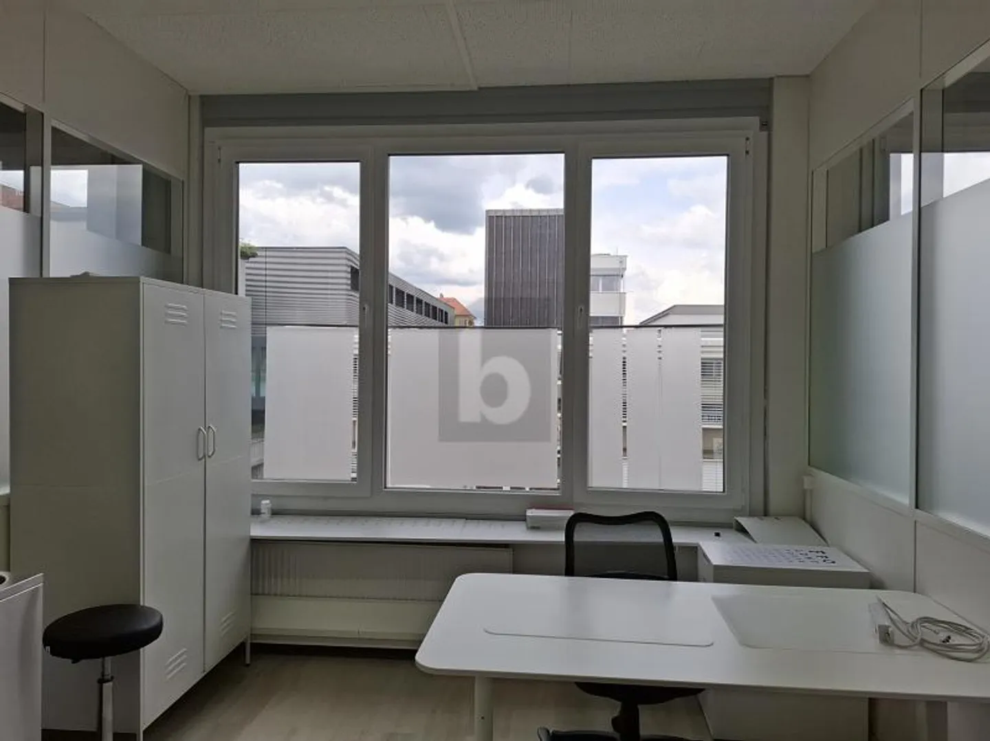 Geräumiger Büroraum mit Tageslicht - Foto 5 von 6