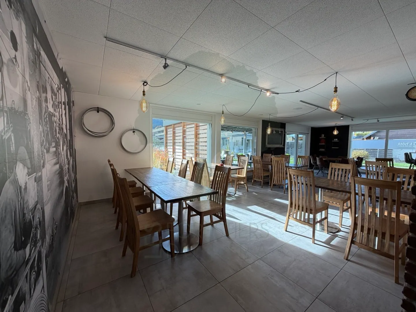 Bar completamente attrezzato attualmente affittato a Courfaivre - Foto 8 di 18