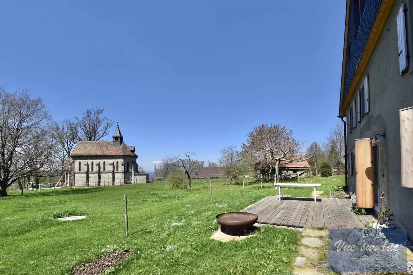 Beautifully renovated farm with 2 horse boxes - Photo 4 of 13