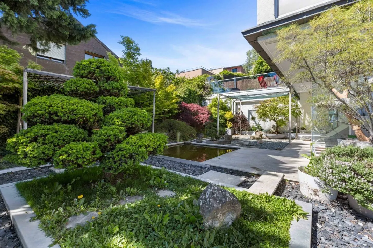 Magnificent 5.5-room apartment with garden and private pool. - Photo 8 of 21