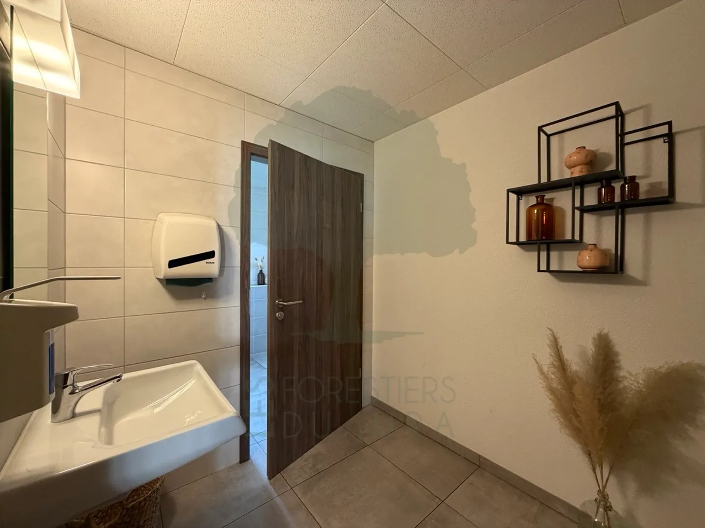 Bar completamente attrezzato attualmente affittato a Courfaivre - Foto 14 di 18