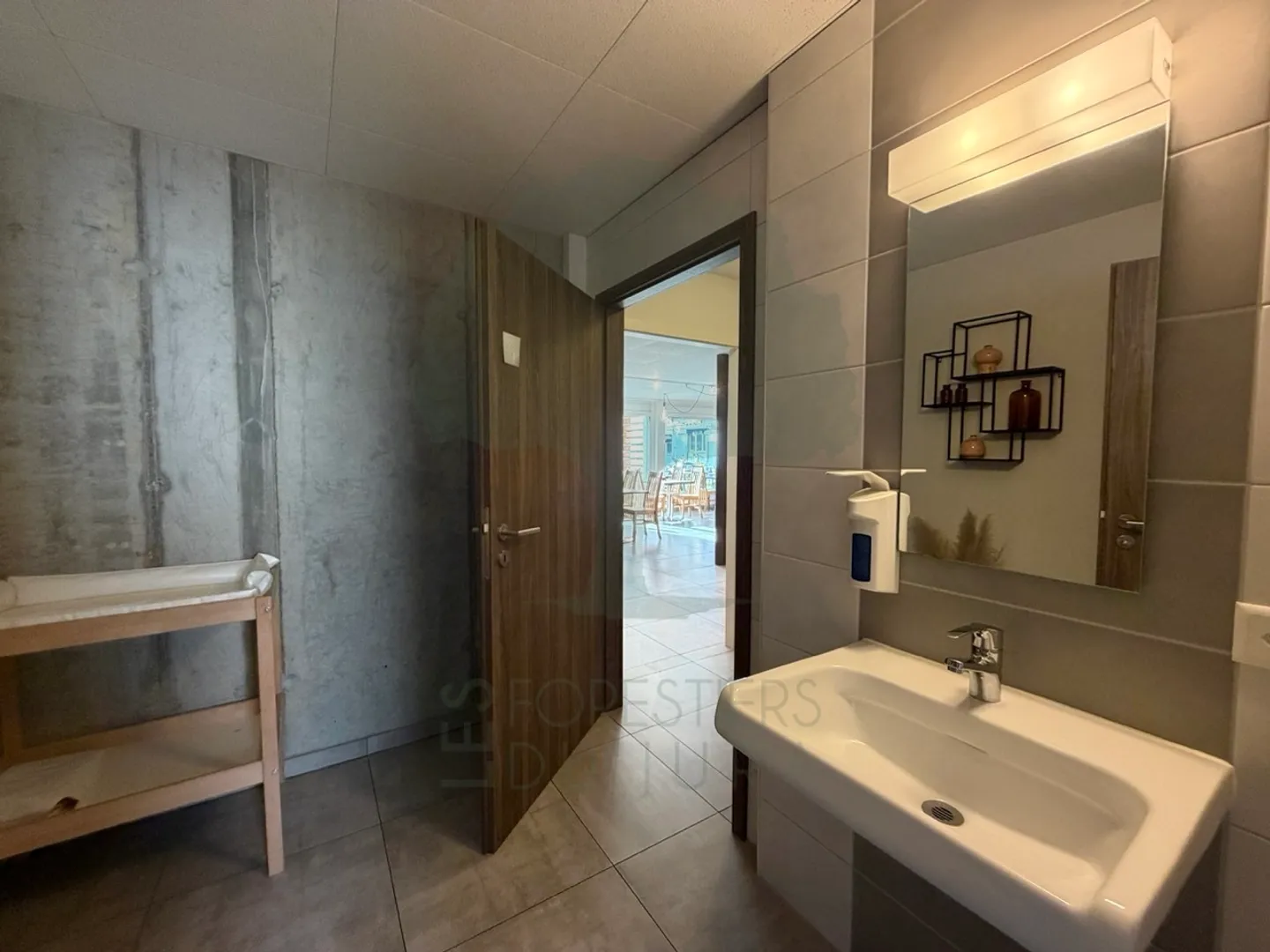 Bar completamente attrezzato attualmente affittato a Courfaivre - Foto 15 di 18