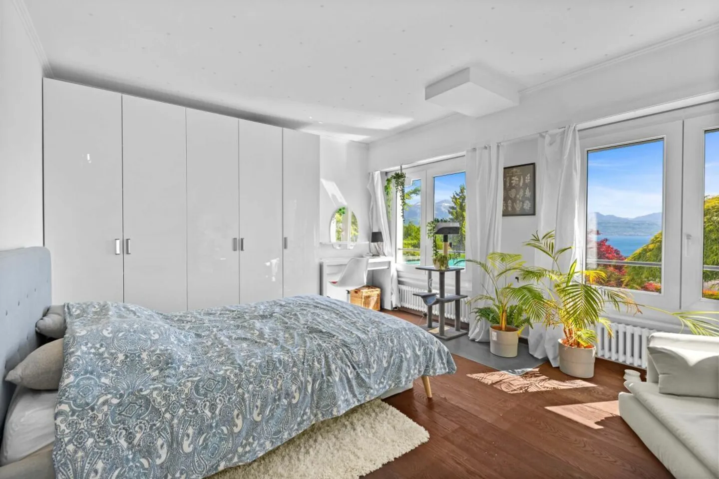 Magnificent 5.5-room apartment with garden and private pool. - Photo 16 of 21