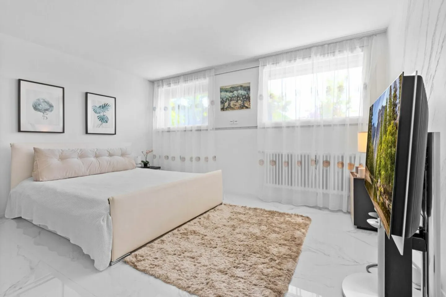 Magnificent 5.5-room apartment with garden and private pool. - Photo 18 of 21