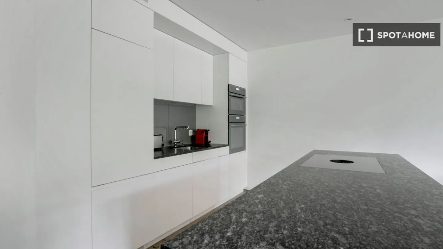 Découvrez, visitez et louez votre nouveau chez-vous en ligne en toute confiance. - Photo 6 sur 16