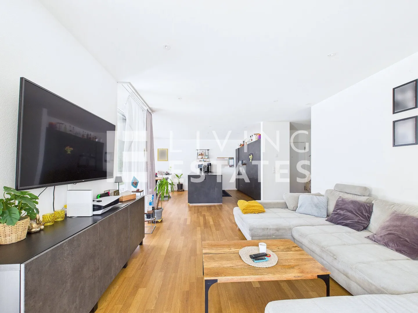 WHERE STYLE MEETS SECURITY - Photo 4 of 15