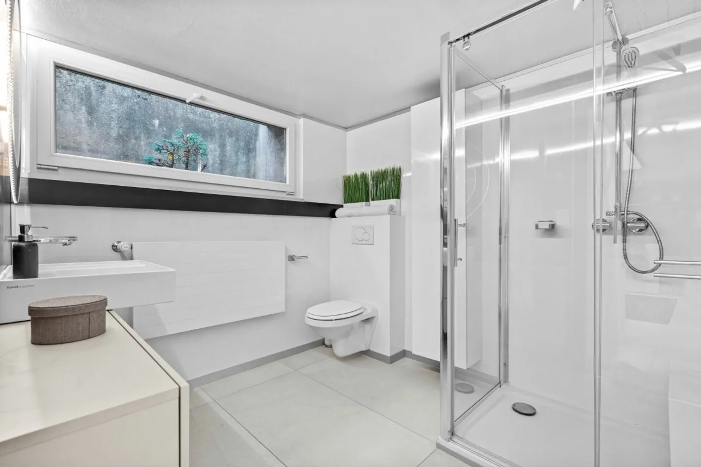 Magnificent 5.5-room apartment with garden and private pool. - Photo 19 of 21
