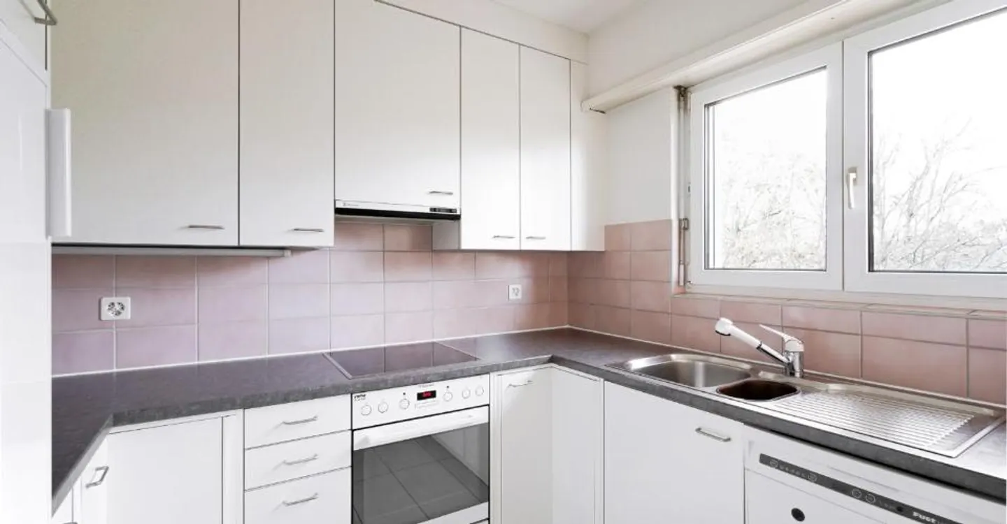 Your new cozy apartment at Karl Barth Square! - Photo 1 of 5