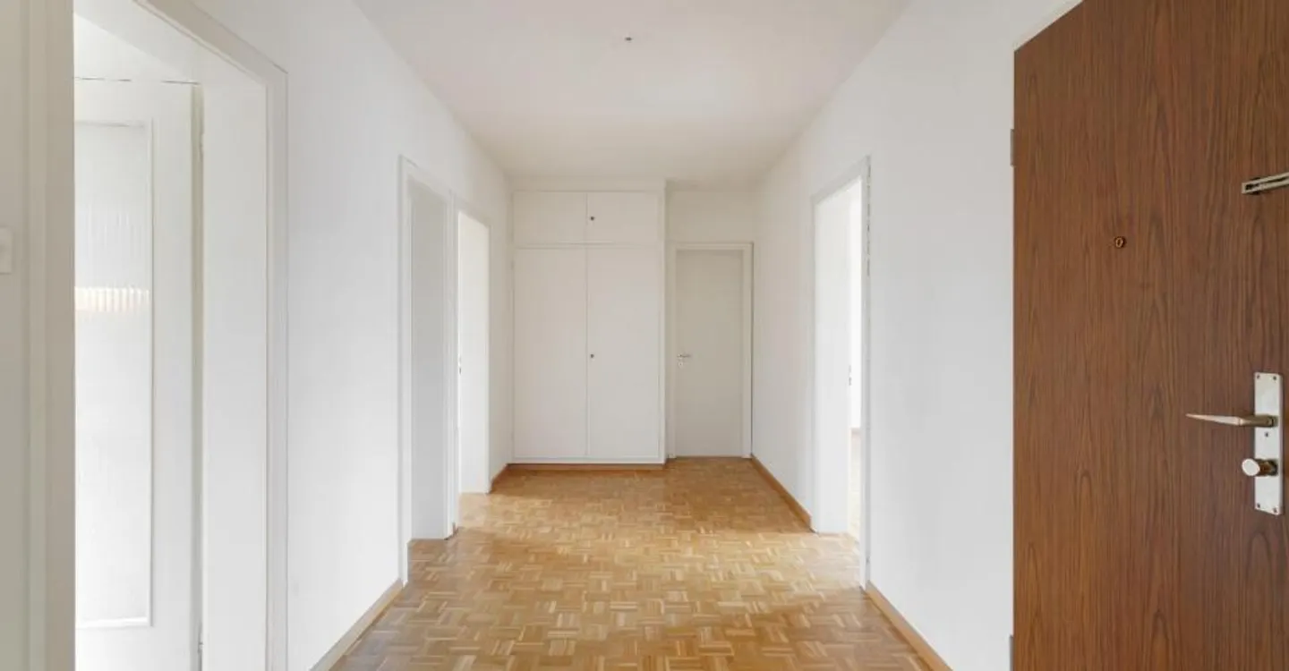Your new cozy apartment at Karl Barth Square! - Photo 3 of 5