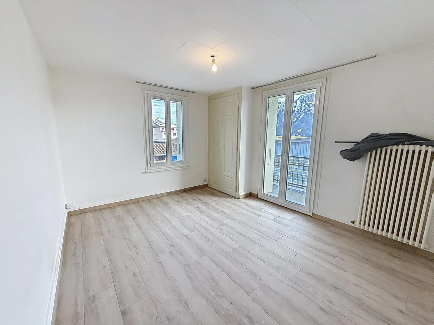 2-room apartment - Photo 1 of 8