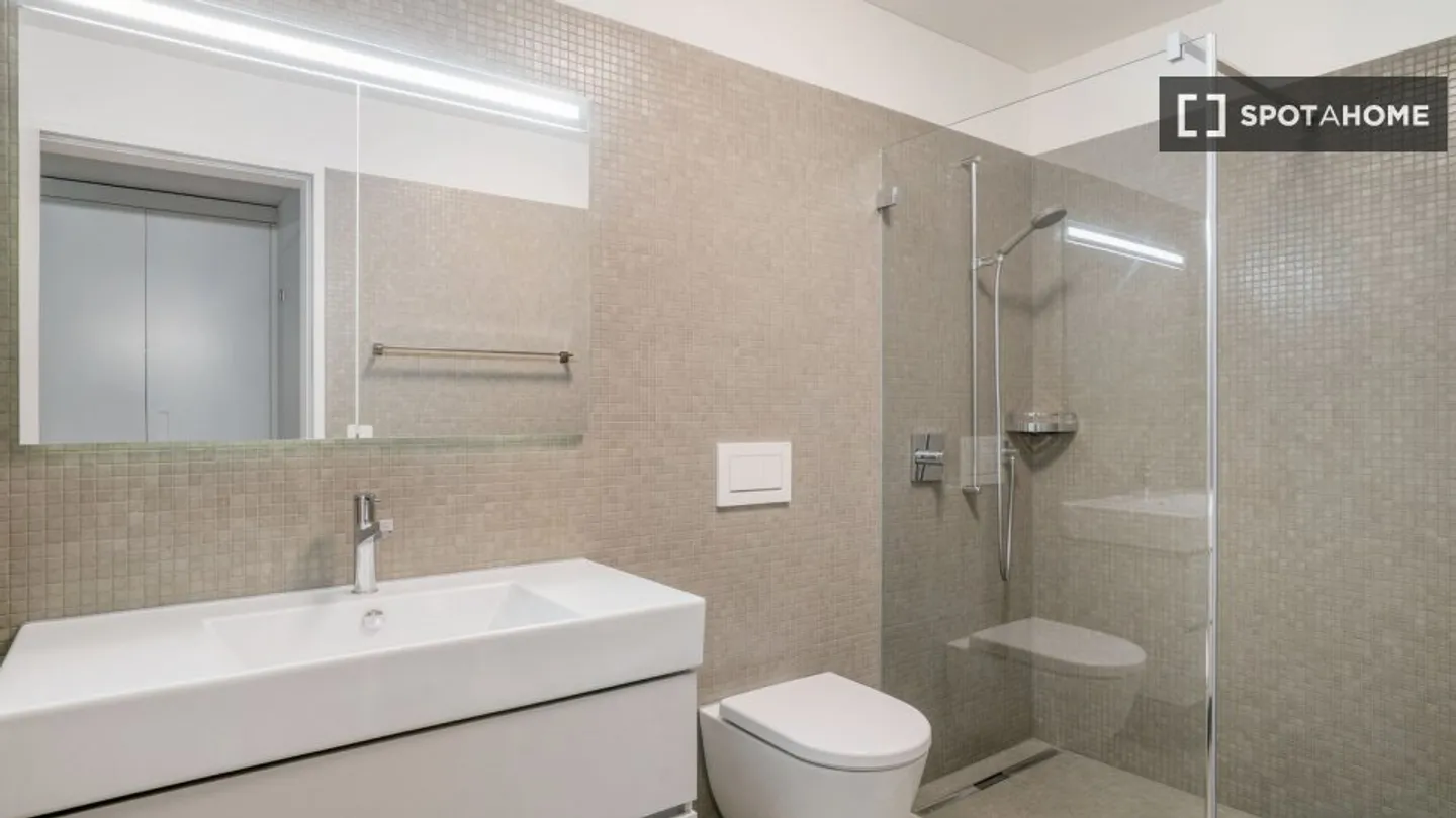 Découvrez, visitez et louez votre nouveau chez-vous en ligne en toute confiance. - Photo 14 sur 16