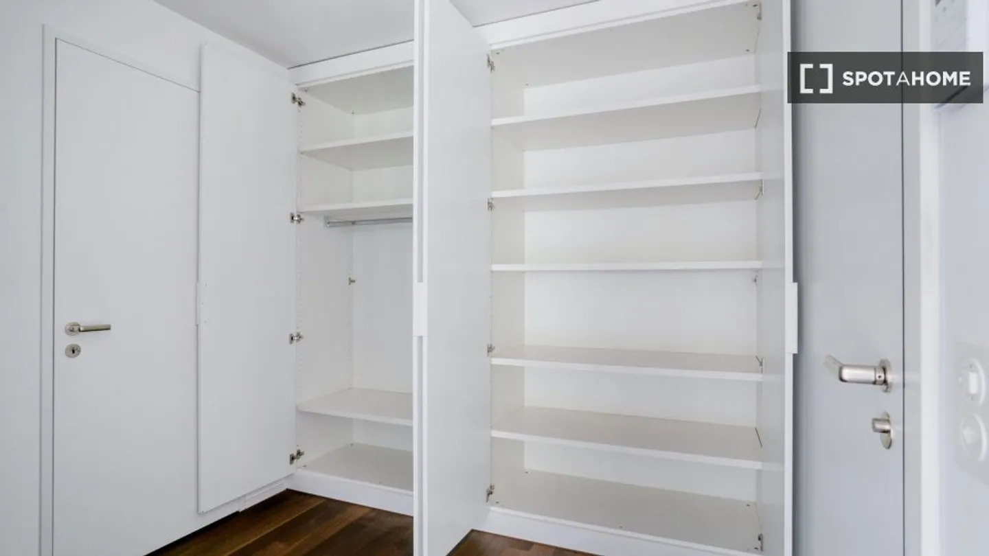 Découvrez, visitez et louez votre nouveau chez-vous en ligne en toute confiance. - Photo 16 sur 16