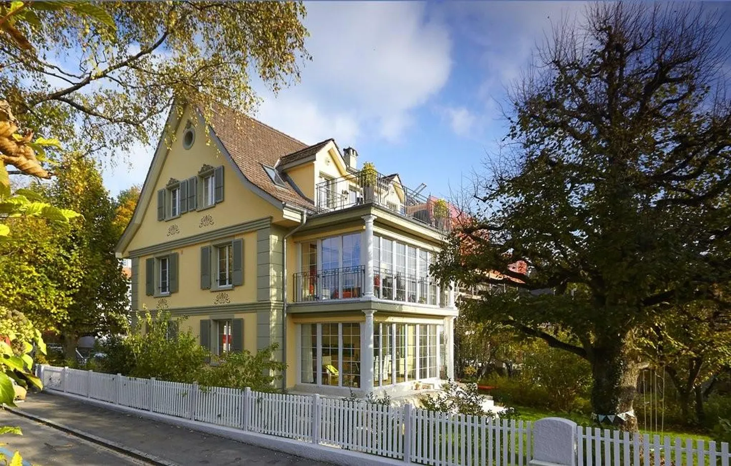 Beautiful 3.5-room attic apartment in the Elfenau quarter - Photo 1 of 12