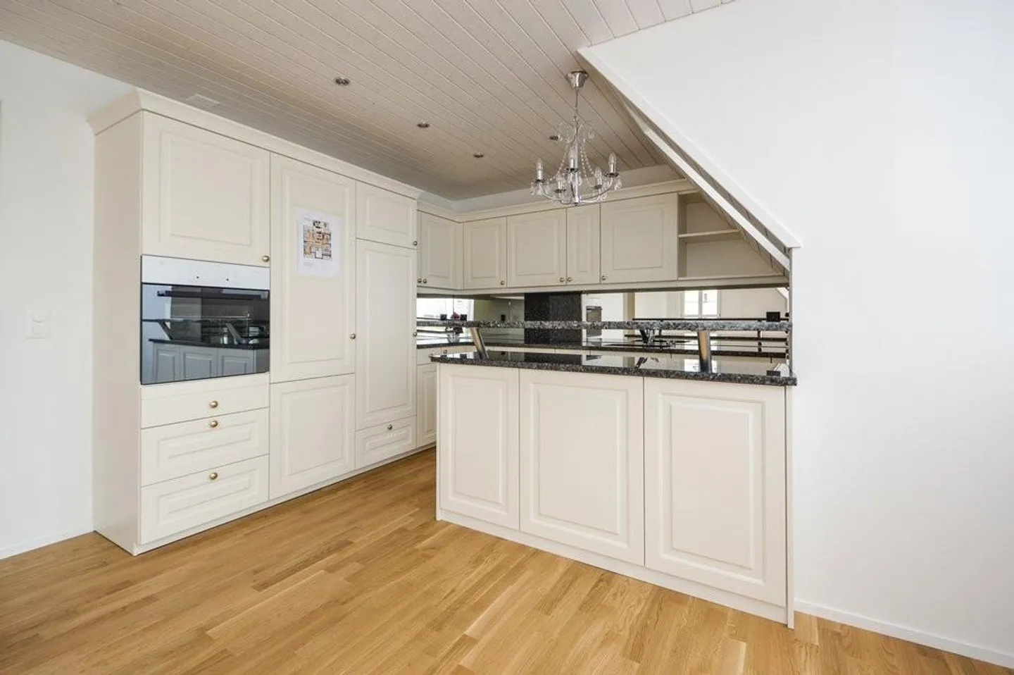 Beautiful 3.5-room attic apartment in the Elfenau quarter - Photo 3 of 12