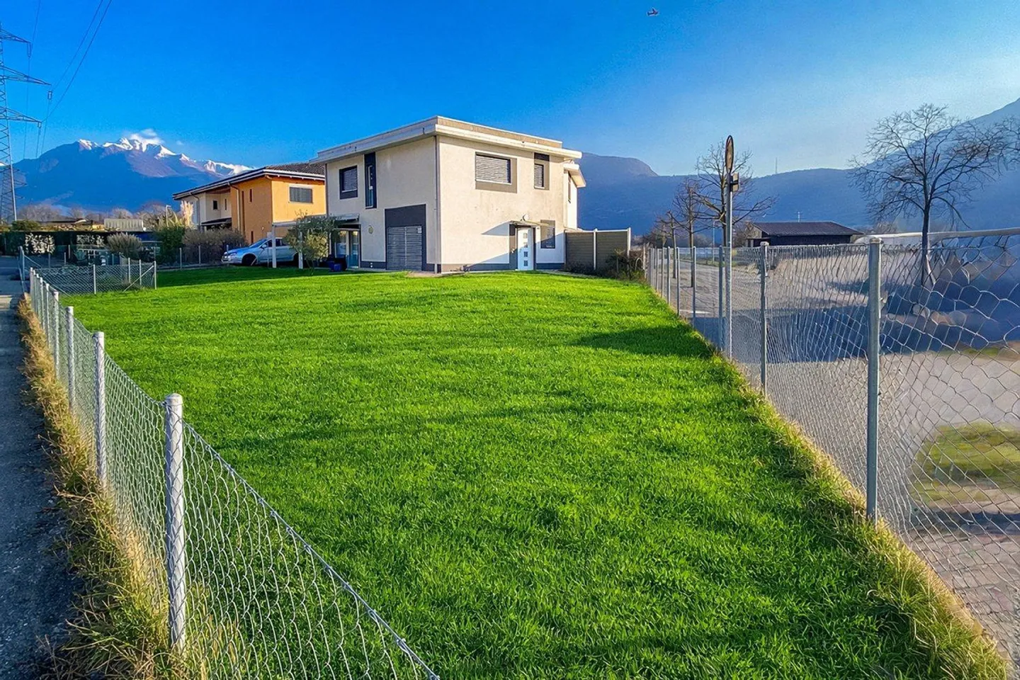 Single-family house - Photo 2 of 17