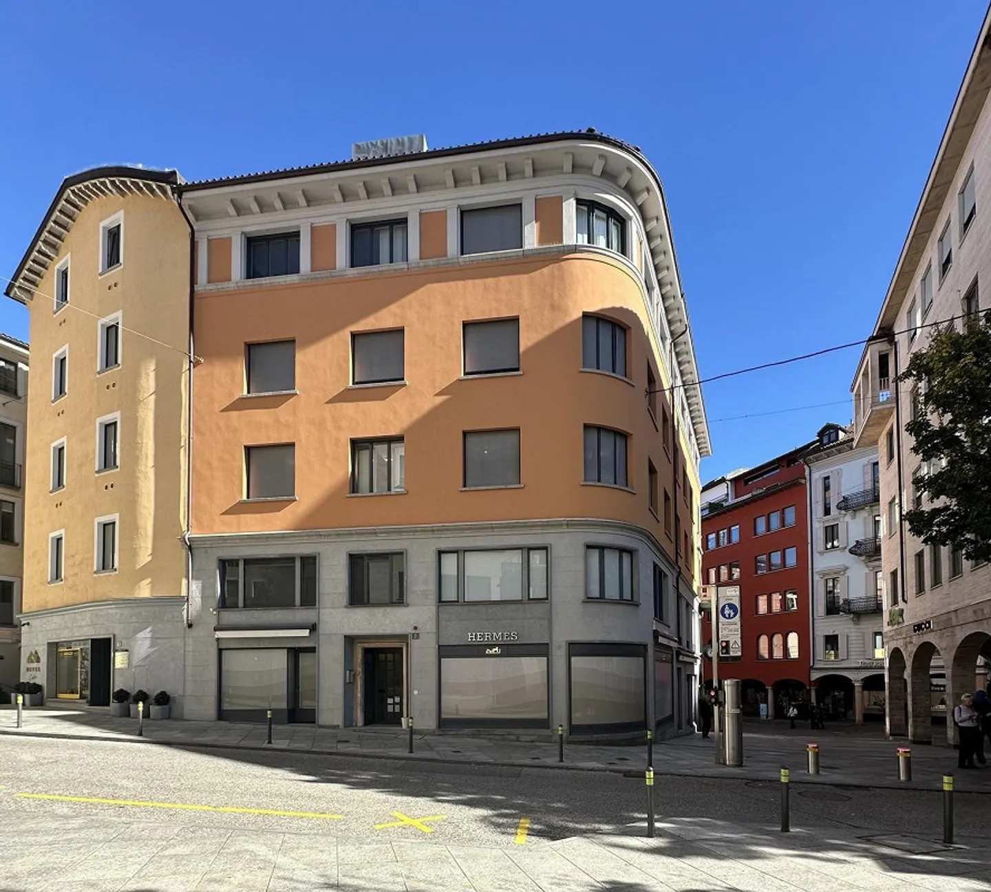 APPARTEMENT CENTRAL MODERNE ET ACCUEILLANT - Photo 2 sur 5