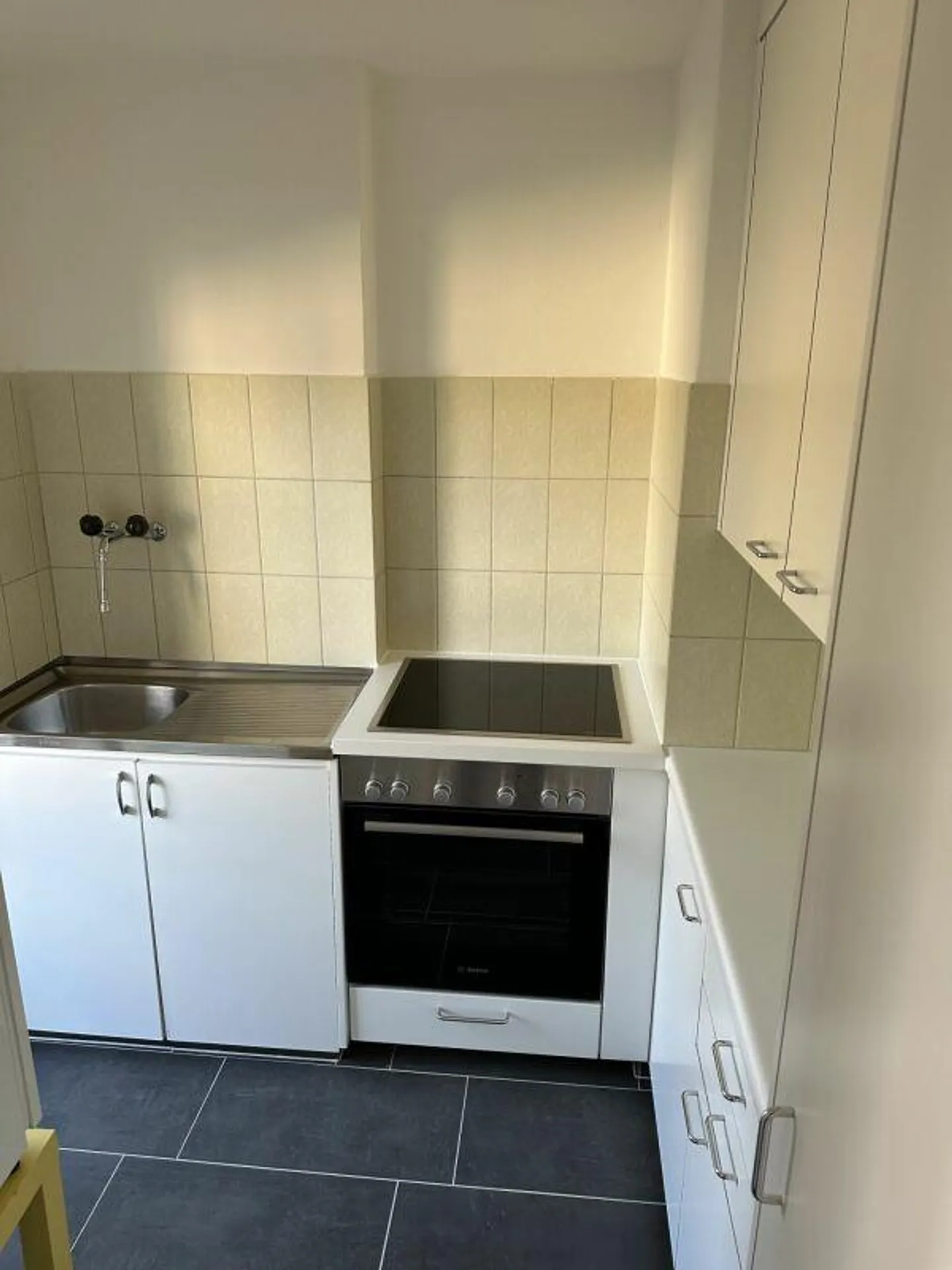Appartamento 3.5 locali appena ristrutturato con grande balcone - Foto 2 di 11