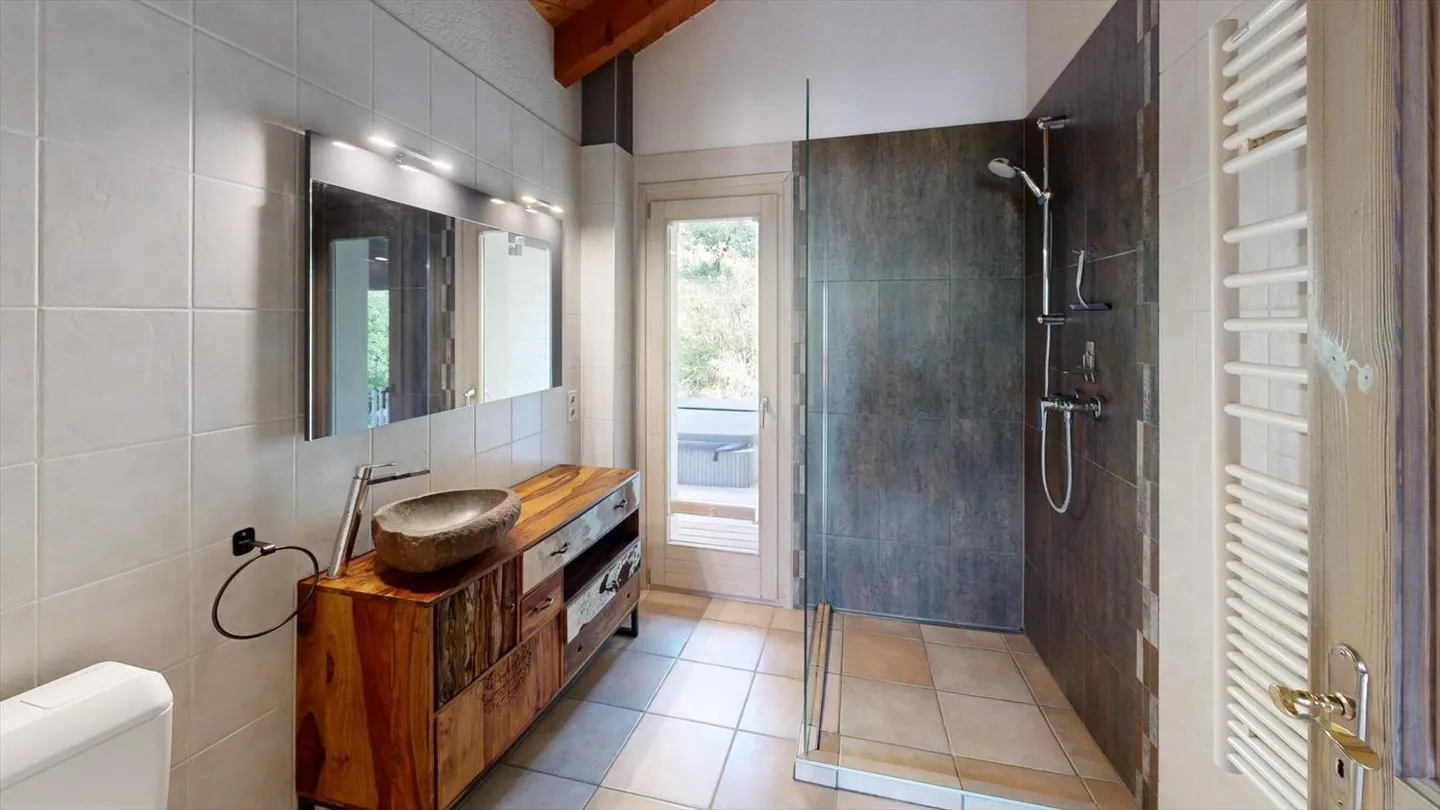 Villa con spazio benessere in mezzo agli albicocchi - Foto 11 di 13