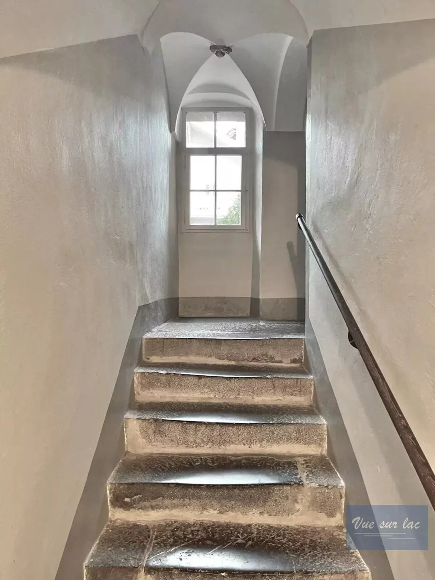 Zentrales Gebäude, gute Mieteinnahmen - Foto 6 von 13