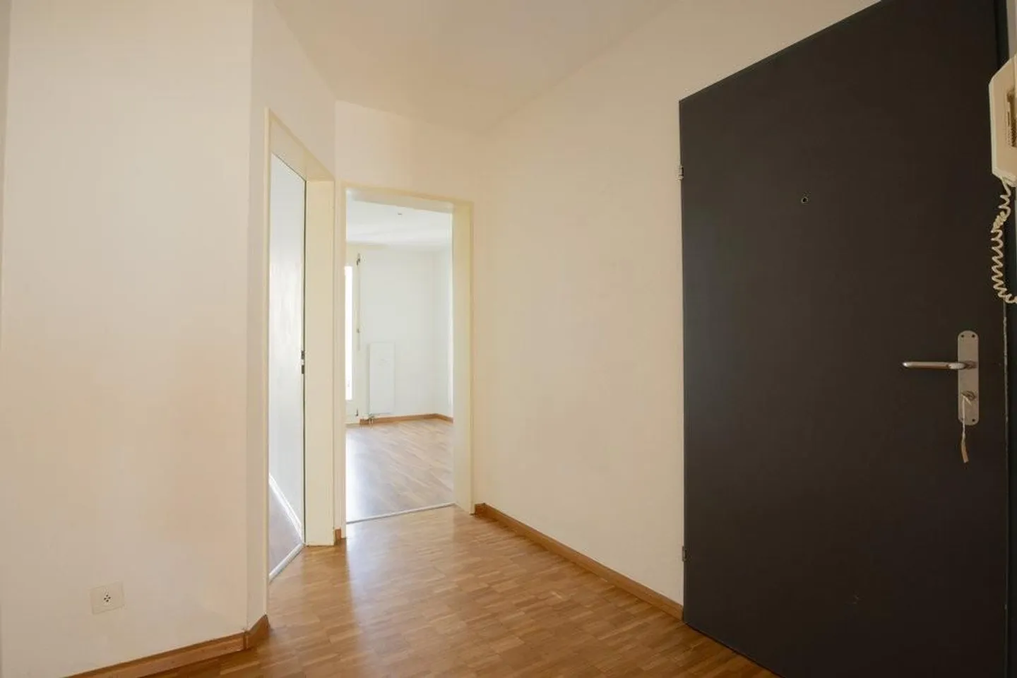 Appartement lumineux dans un emplacement central - Photo 2 sur 12