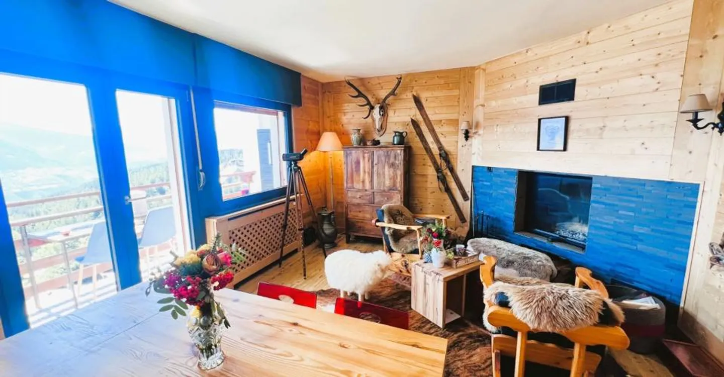 AT THE SEASON: Magnificent 4.5 rooms renovated - Extraordinary panoramic view - Well located - Quiet place - Photo 5 of 19