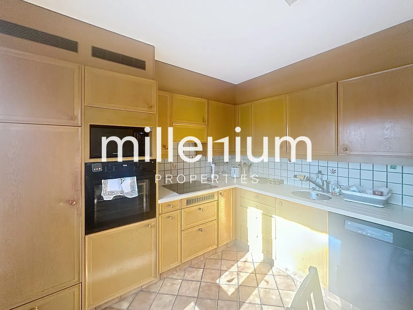 Großes möbliertes Haus mit Schwimmbad in Versoix - Foto 12 von 13