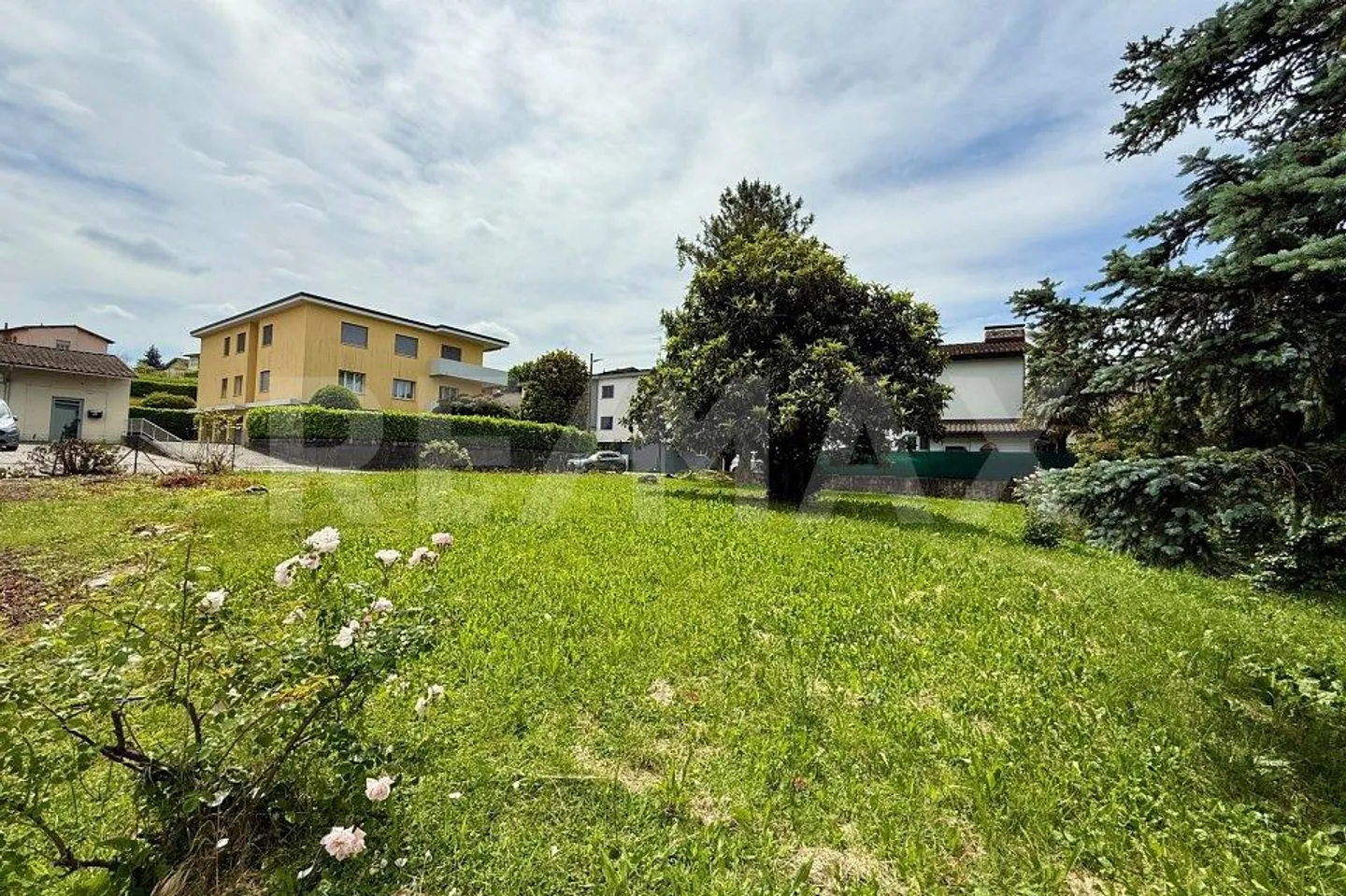 Terreno edificabile R3 con licenza edilizia - Foto 5 di 7